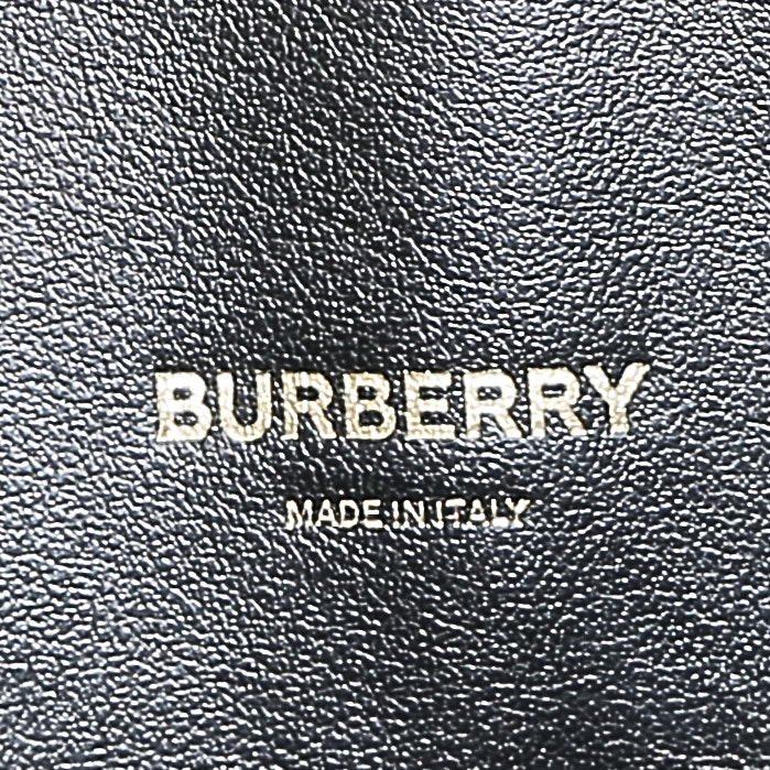 Bolso Cabás Burberry   en lona monogram marrón y cuero natural - Detail D3