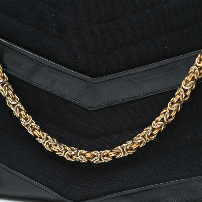 Bolso de mano Chanel Vintage en lona espigas negra y cuero negro - Detail D1