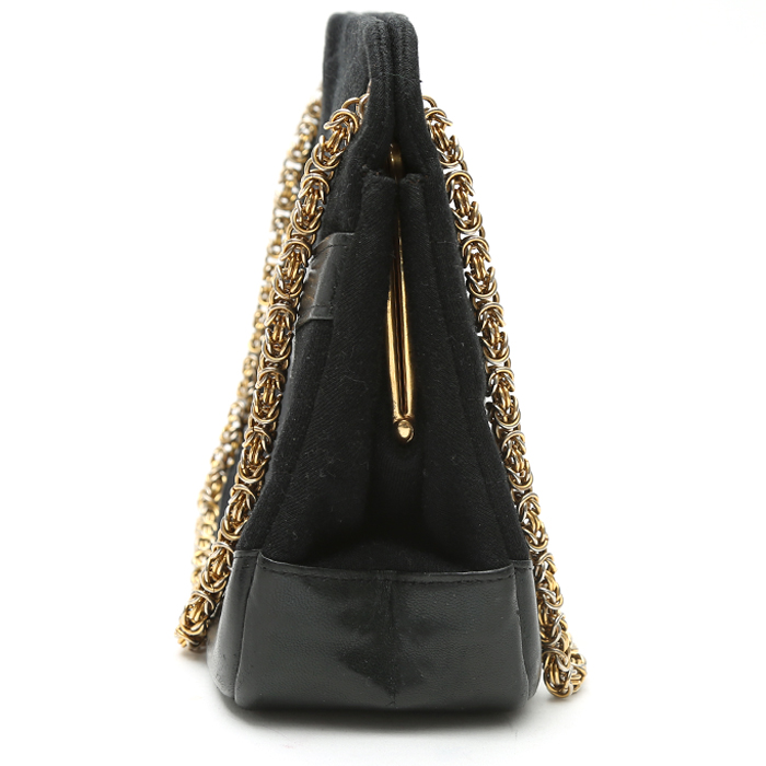Chanel Vintage handbag in black chevrons canvas and black leather - Detail D6