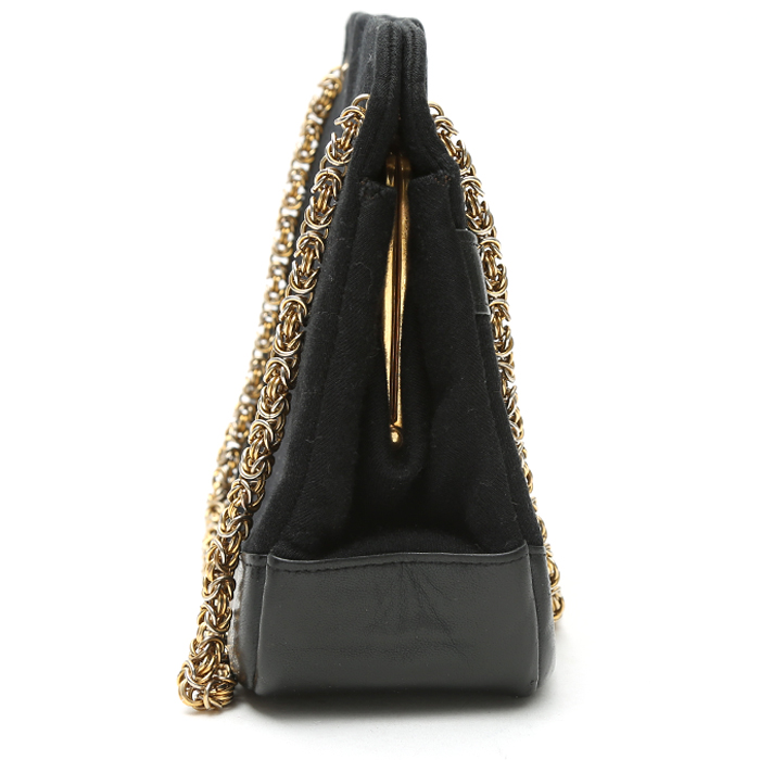 Chanel Vintage handbag in black chevrons canvas and black leather - Detail D7