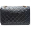 Bolso de mano Chanel  Chanel 2.55 en cuero acolchado azul marino - Detail D8 thumbnail