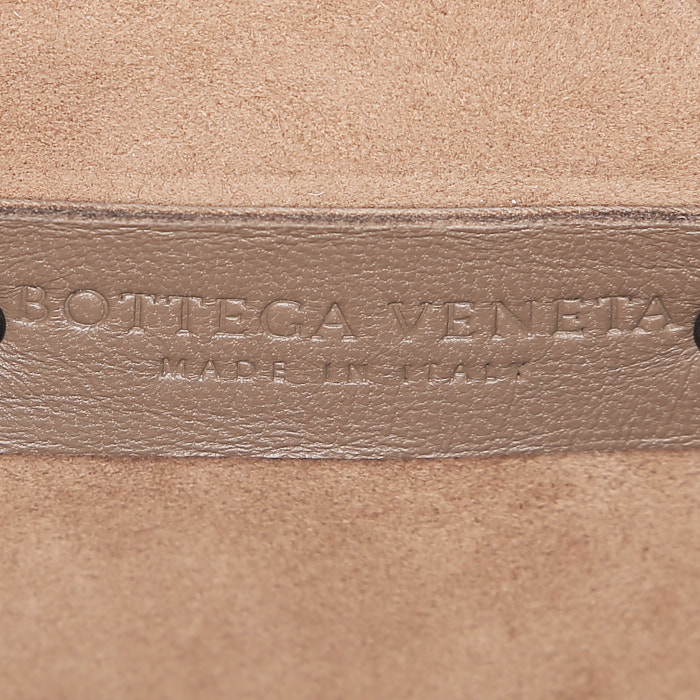 Sac à main Bottega Veneta  Veneta en cuir intrecciato taupe - Detail D3