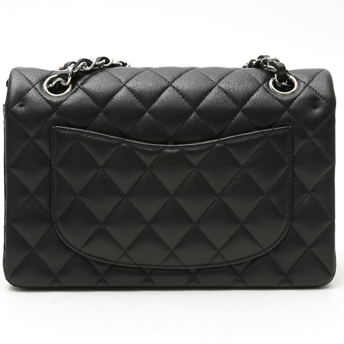 Bolso bandolera Chanel  Timeless Petit en cuero acolchado negro - Detail D8