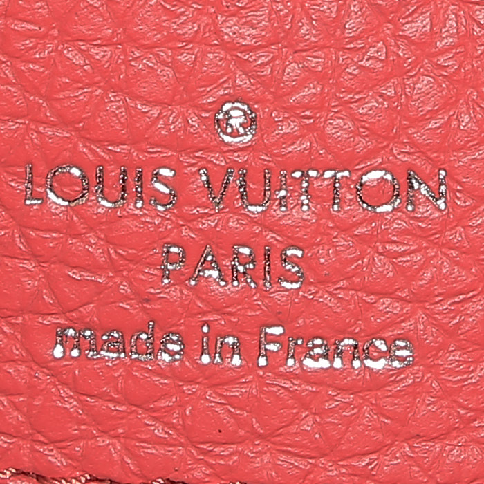 Louis Vuitton  Capucines handbag  in red grained leather - Detail D3