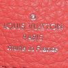 Louis Vuitton  Capucines handbag  in red grained leather - Detail D3 thumbnail