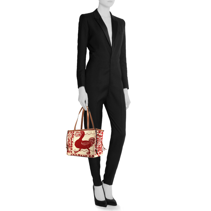 Loewe  Cushion shopping bag  in beige and red canvas  and gold leather - Detail D1