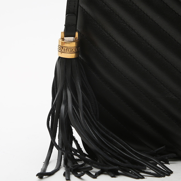 Saint Laurent Lou Sac Caméra shoulder bag in black quilted leather - Detail D1