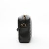 Bolso bandolera Saint Laurent  Lou Sac Caméra en cuero acolchado negro - Detail D6 thumbnail