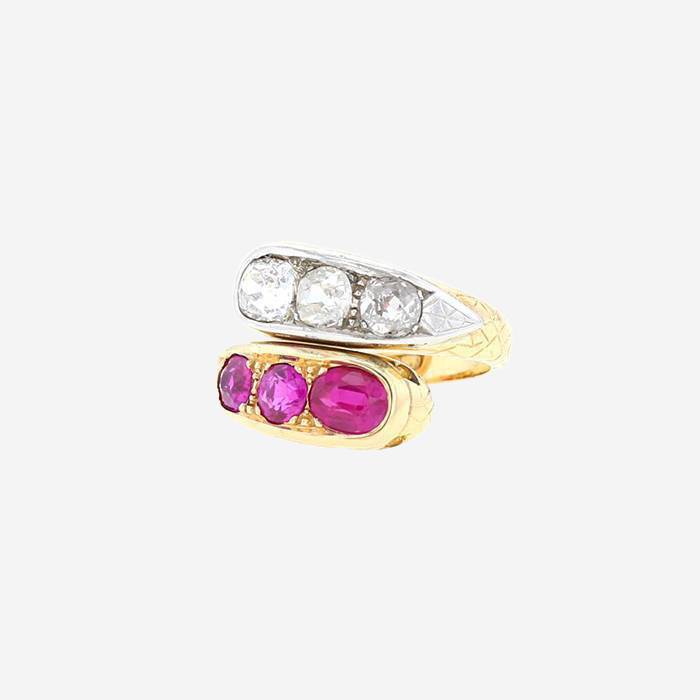 Vintage   end of the 19th Century ring in yellow gold, platinium, rubies and diamonds