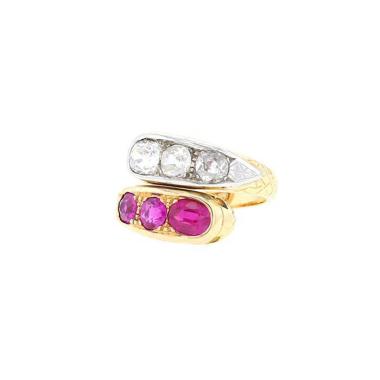 Vintage   end of the 19th Century ring in yellow gold, platinium, rubies and diamonds