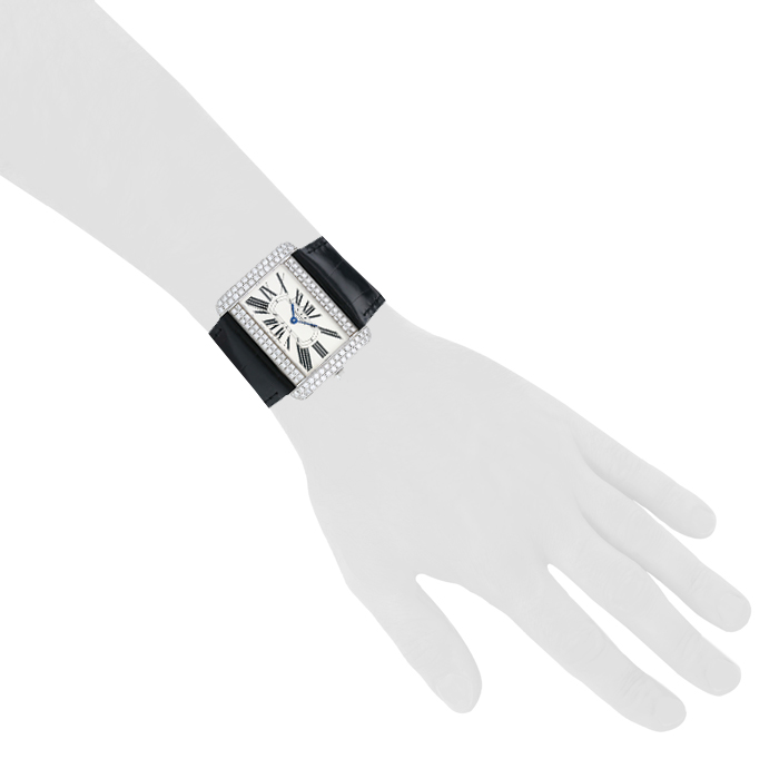 Montre Cartier Tank Divan en or blanc et diamanté Ref: Cartier - 2614  Vers 2010 - Detail D1