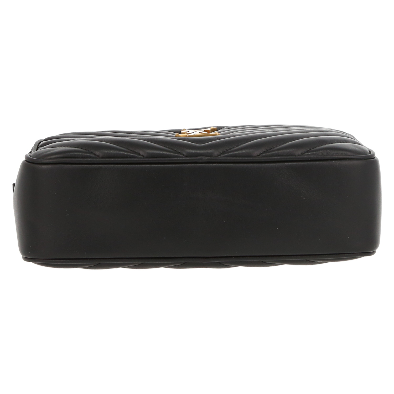 Saint Laurent Lou Sac Caméra shoulder bag in black quilted leather - Detail D4