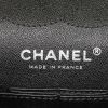 Bolso de mano Chanel  Chanel 2.55 modelo pequeño  en cuero acolchado negro - Detail D4 thumbnail