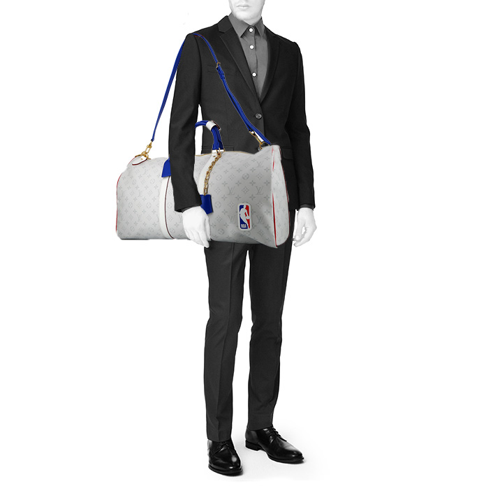 Louis Vuitton  Keepall Editions Limitées  x NBA weekend bag  in Antarctica white and blue monogram leather - Detail D2