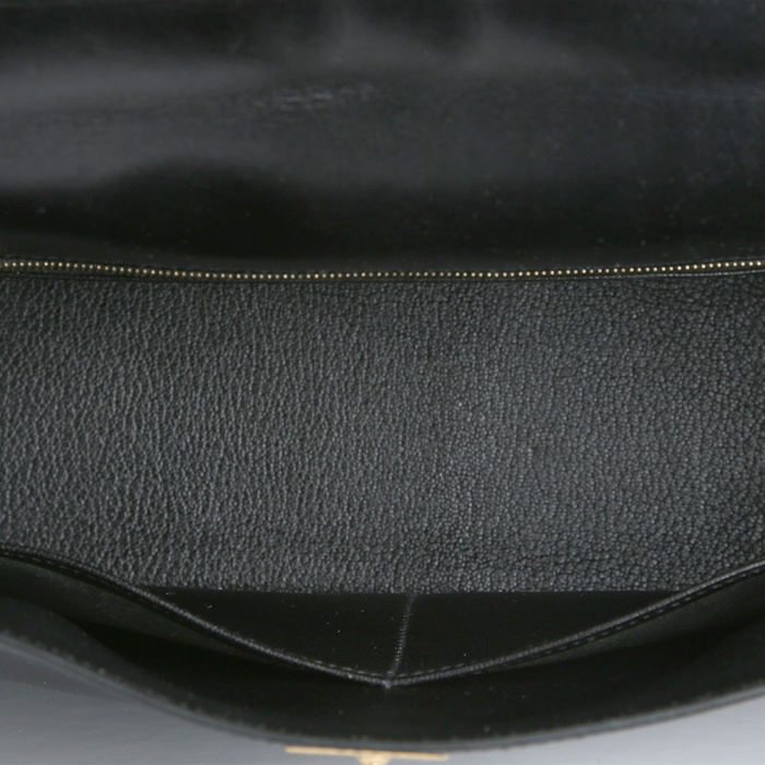 Hermès  Kelly 32 cm handbag  in black box leather - Detail D2
