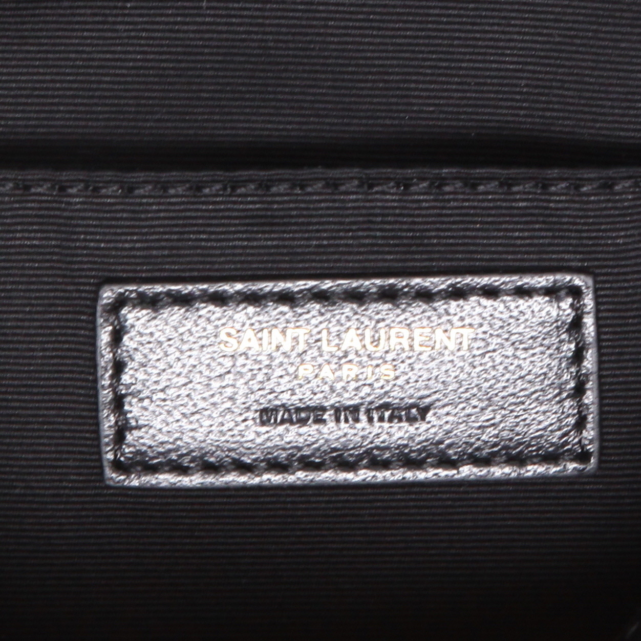 Borsa a tracolla Saint Laurent  Lou Sac Caméra in pelle nera - Detail D9