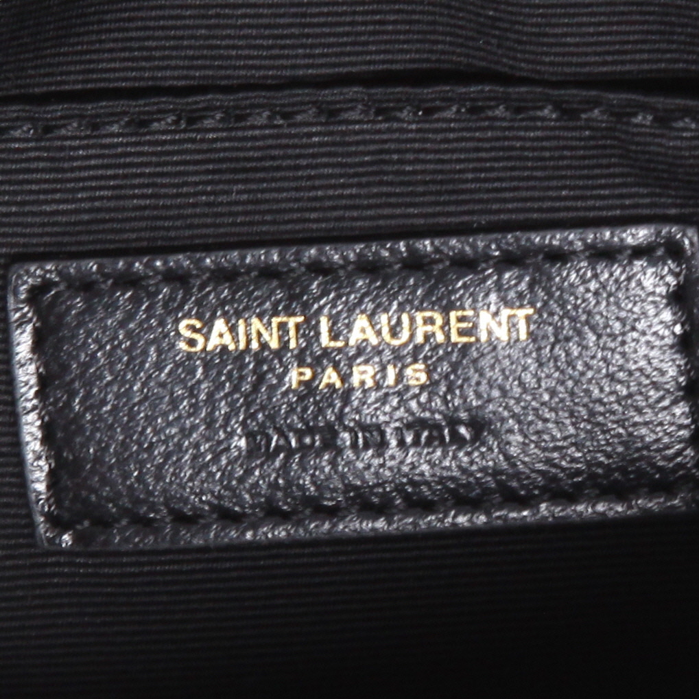 Bolso bandolera Saint Laurent  Lou Sac Caméra en cuero negro - Detail D9