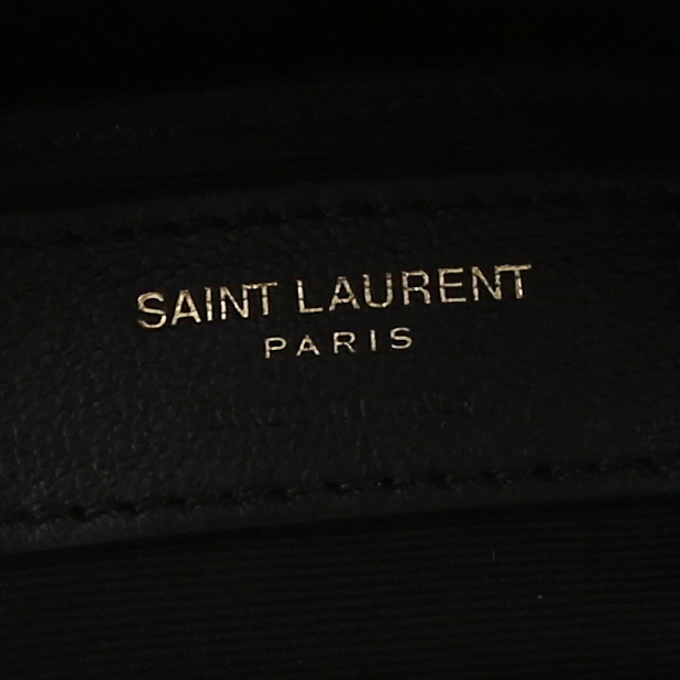 Saint Laurent  Lou Sac Caméra shoulder bag  in black chevron quilted leather - Detail D9