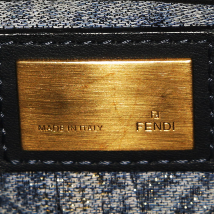Sac à main Fendi  Peekaboo en cuir bleu-marine - Detail D4