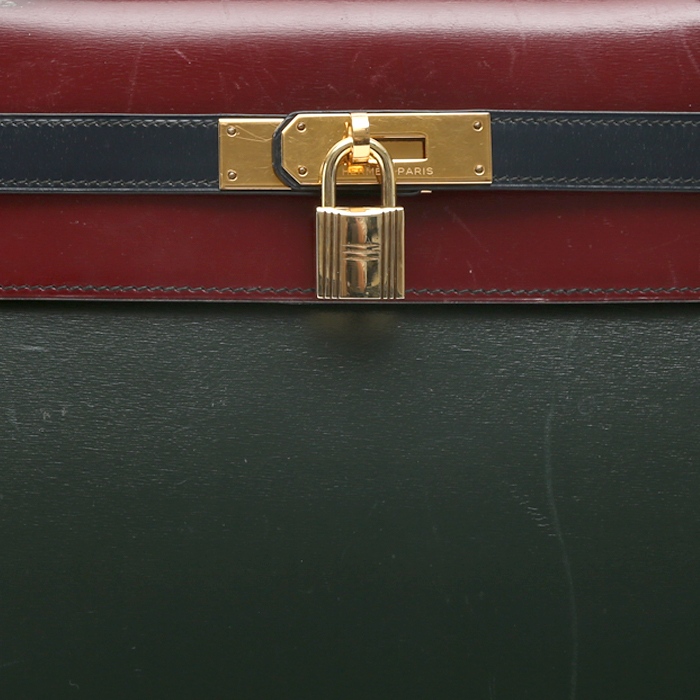 Hermès  Kelly 32 cm handbag  in green, navy blue and burgundy tricolor  box leather - Detail D1