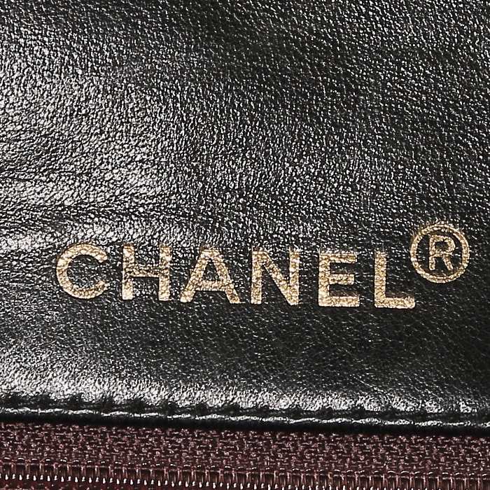 Chanel  Mademoiselle shoulder bag  in black quilted leather - Detail D3