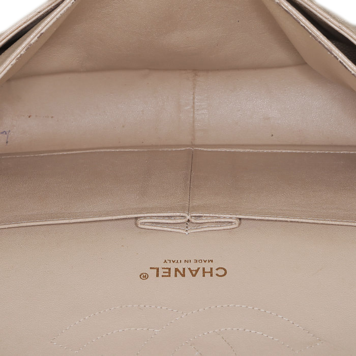 Sac bandoulière Chanel  Timeless Jumbo en cuir grainé matelassé beige - Detail D3