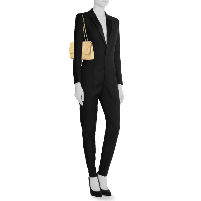 Borsa a tracolla Chanel  Timeless Jumbo in pelle trapuntata beige - Detail D1