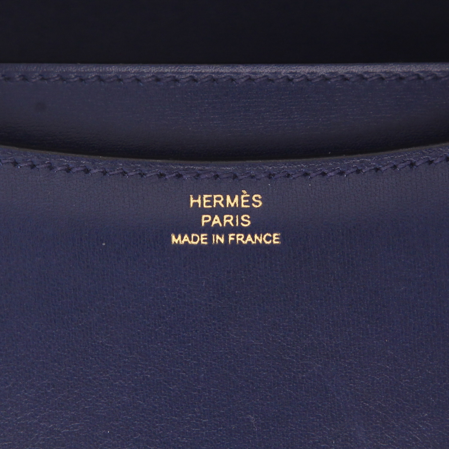 Bolso bandolera Hermès «Constance» de 18 cm, en piel «box» Bleu Saphir - Detail D2