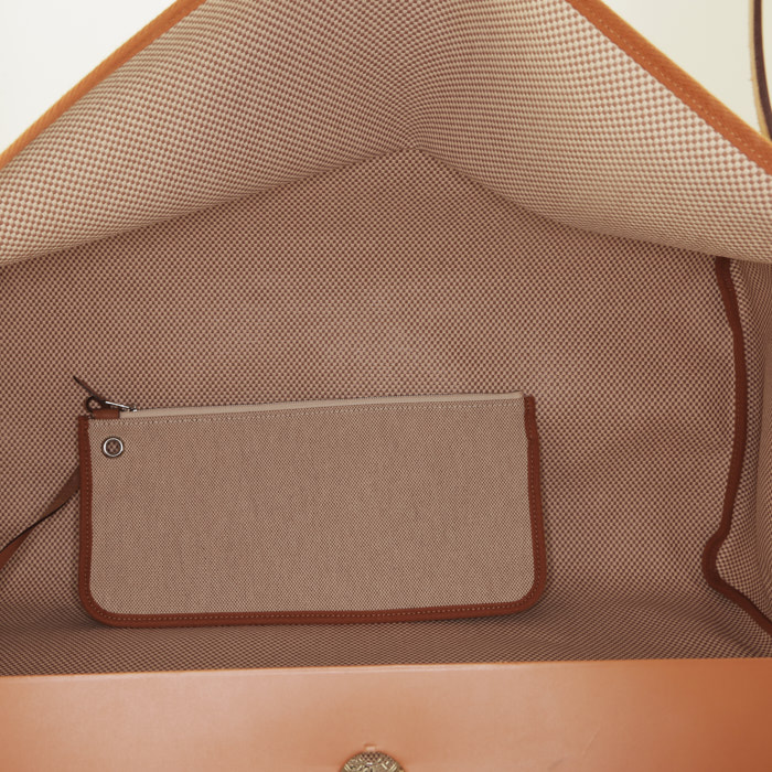 Bolsa de viaje Hermès  Herbag en lona beige y cuero natural - Detail D3