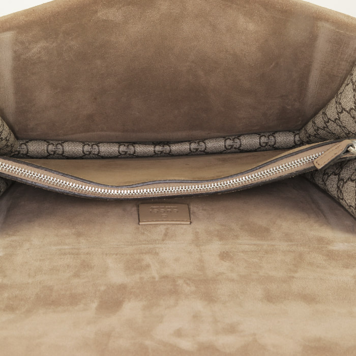 Sac bandoulière Gucci Dionysus grand modèle en toile monogram beige et suédine beige - Detail D3