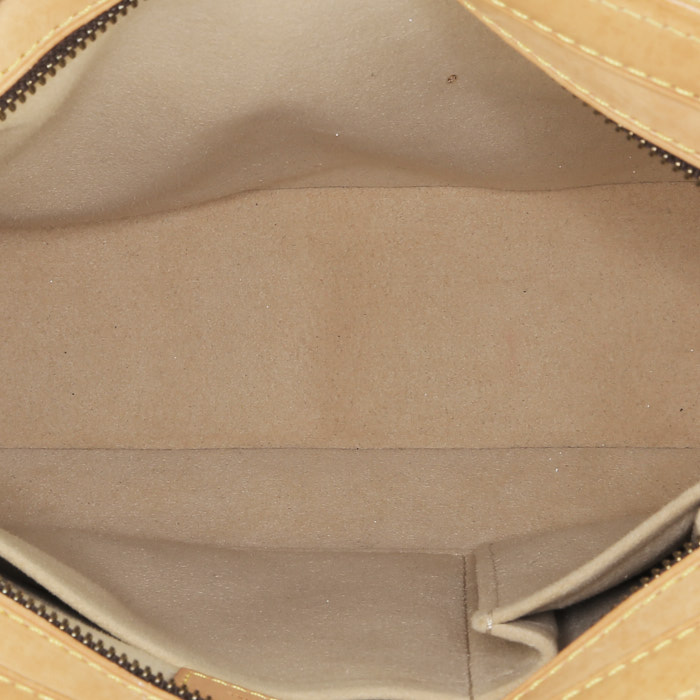 Bolso bandolera Louis Vuitton  Hudson modelo grande  en lona Monogram marrón y cuero natural - Detail D2