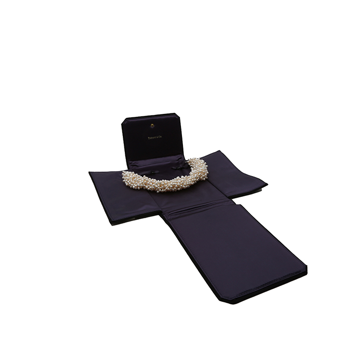 Tiffany & Co Paloma Picasso necklace in pearls and silver - Detail D2