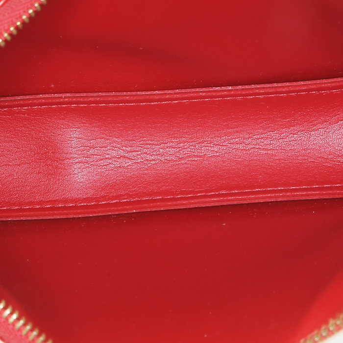 Louis Vuitton  Pochette accessoires shoulder bag  in red monogram patent leather  and natural leather - Detail D2
