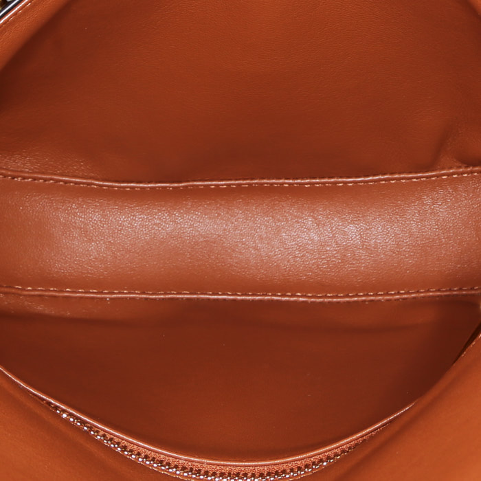 Bolso de mano Celine  Triomphe en cuero natural color oro - Detail D2
