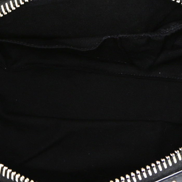 Borsa da spalla o a mano Givenchy  Antigona modello medio  in pelle nera - Detail D3