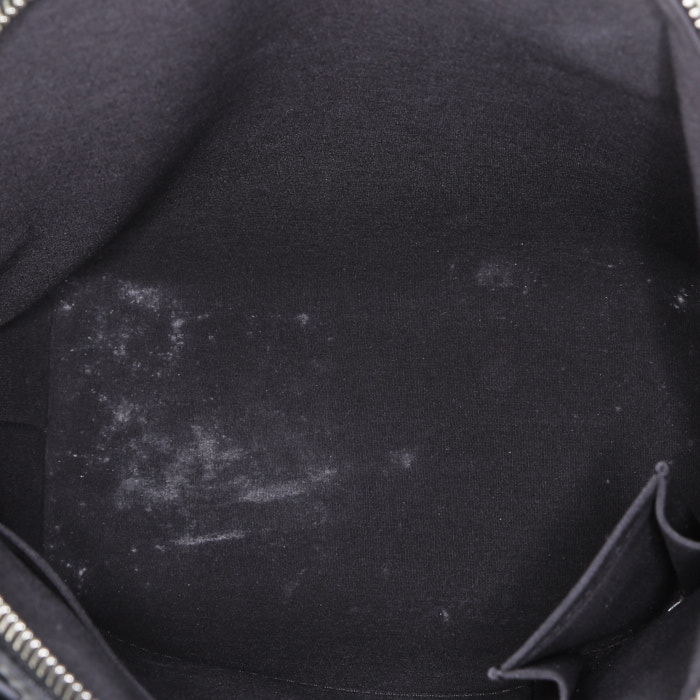 Louis Vuitton  Lockit handbag  in black epi leather - Detail D2