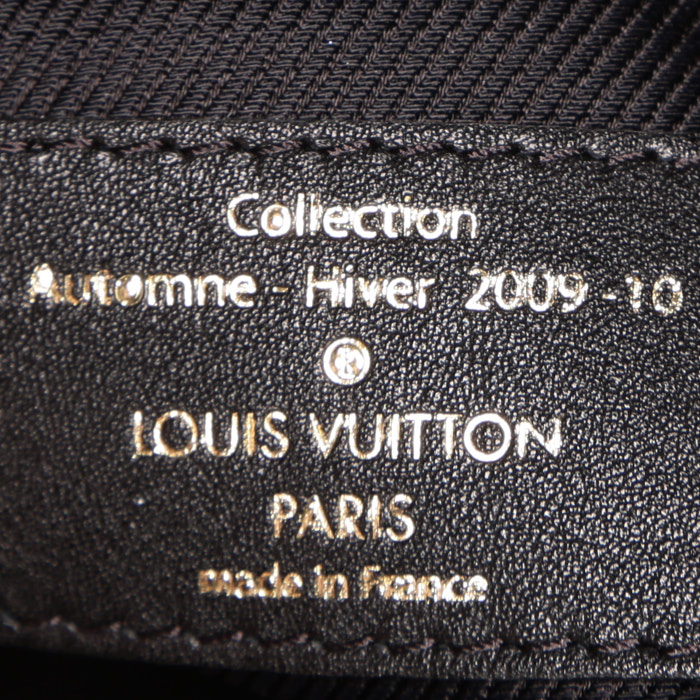 Sac à main Louis Vuitton  Editions Limitées en cuir monogram empreinte rouge et cuir noir - Detail D3