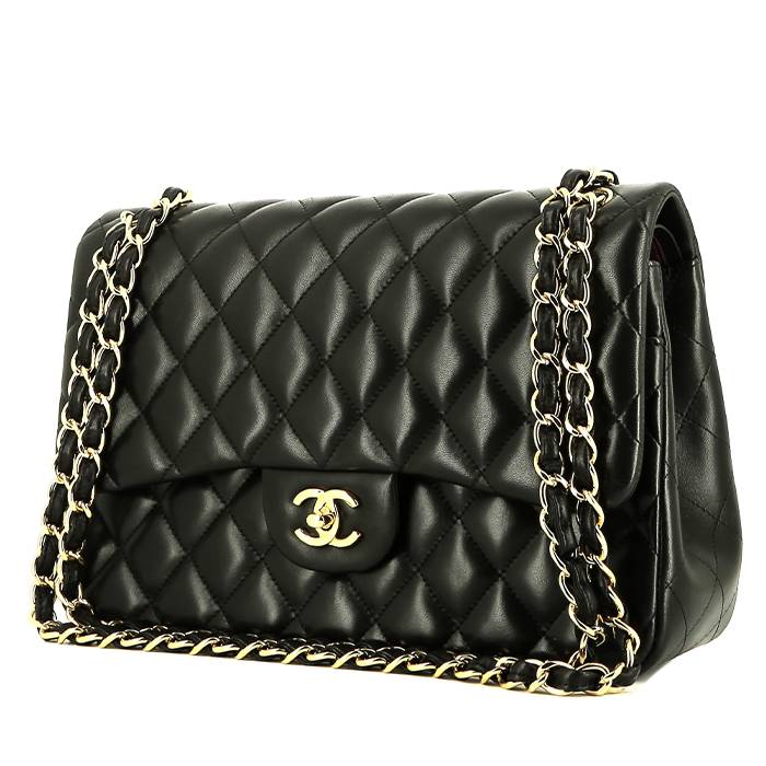 Chanel Timeless Jumbo shoulder bag in black quilted leather