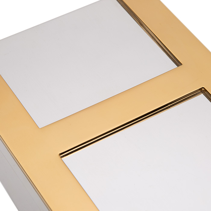 Hermès, coffret à cigares, en métal argenté et doré, signé, des années 1980 - Detail D1