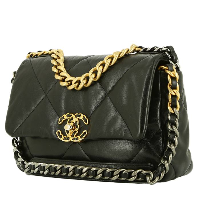 Chanel 19 Shoulder Bag in Black Quilted Leather