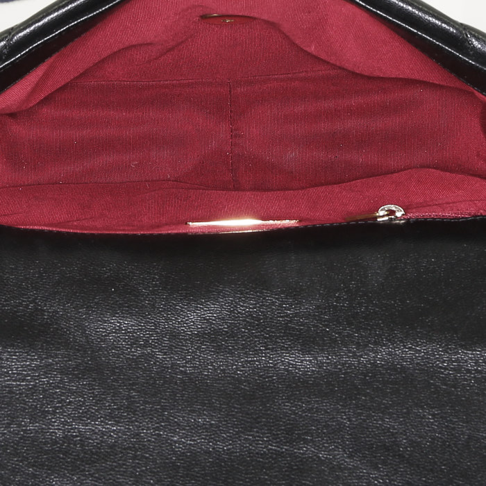 Chanel  19 shoulder bag  in black quilted leather - Detail D3