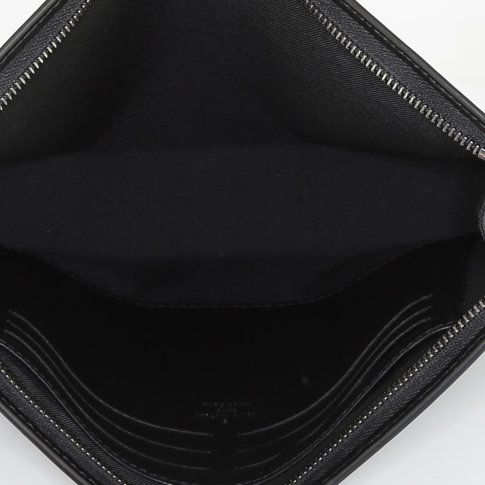 Bolsito de mano Louis Vuitton  Pochette Voyage en lona Monogram negra y gris y cuero negro - Detail D2