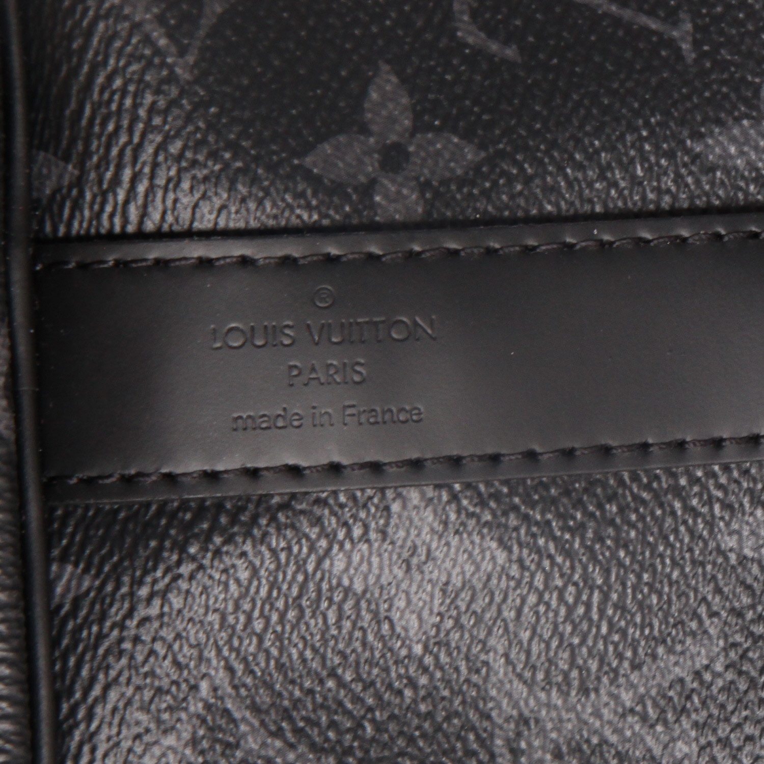 Sac de voyage Louis Vuitton  Keepall 45 en toile monogram gris Graphite et cuir noir - Detail D9