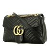 Bolso bandolera Gucci  GG Marmont modelo grande  en cuero acolchado negro - 00pp thumbnail