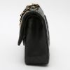 Bolso de mano Chanel  Timeless Classic en cuero acolchado negro - Detail D5 thumbnail