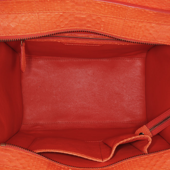 Celine  Luggage Medium handbag  in coral python - Detail D2