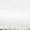 Chanel  Chanel 2.55 shoulder bag  in silver quilted leather - Detail D4 thumbnail