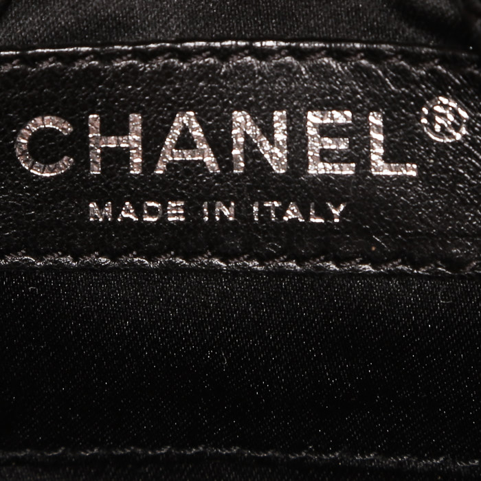 Sac bandoulière Chanel  Mini Timeless en toile noire et cuir noir - Detail D3