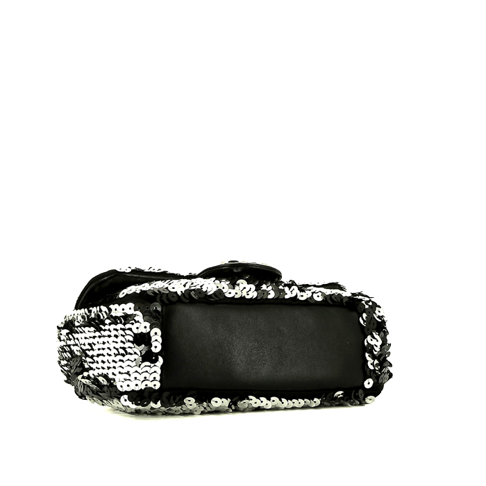 Bolso bandolera Chanel  Mini Timeless en lona negra y cuero negro - Detail D4
