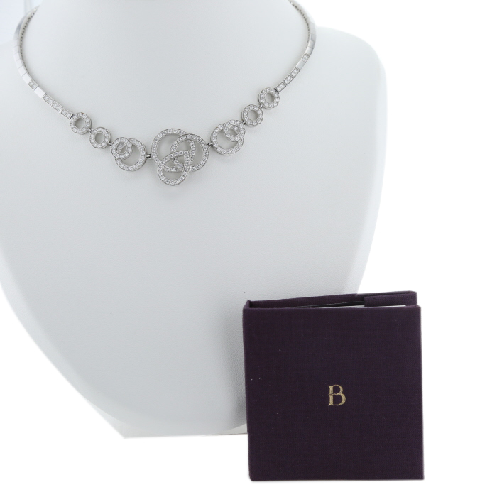 Boucheron Ava necklace in white gold and diamonds - Detail D2